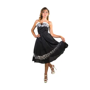 50年代のロマンチックな夜会服ドレスストラップレスタフタシルク膝丈夜会服大人の夏の季節のためのレースの装飾