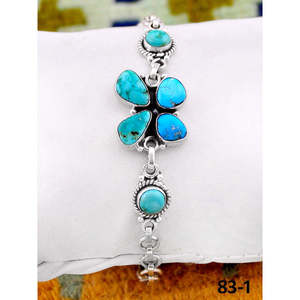 Pulsera Artesanal del Valle Esmeralda del Suroeste con Turquesa Blanca y Patrón Floral de Plata de Ley para Regalo - Product Image 2