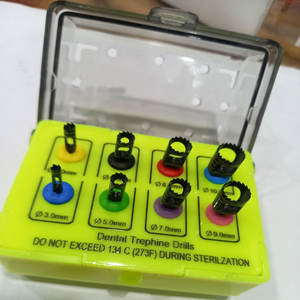 Kit de Trepanadores para Implantes Dentales, 8 Piezas con Recubrimiento Negro y Porta-Fresas - Product Image 1