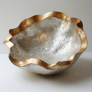 Juego de cuencos redondos PalaceBloom, cuenco artesanal de latón martillado, vajilla de lujo hecha a mano para comedor elegante y encanto de mesa atemporal - Product Image 1