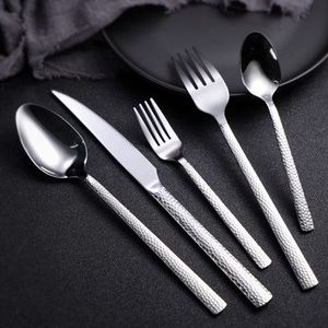 Ensemble de couverts en métal avec différents motifs, idéal pour les repas quotidiens, les cuisines, les restaurants, les cafés - Product Image 1