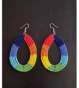 Pendientes de araña hechos a mano con cuentas de arroz de colores y borlas, joyería premium para mujeres y niñas de la India. - Product Image 2