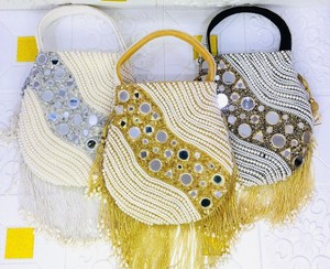 Bolso Potli Batua Étnico de Diseño Artesanal para Fiesta de Noche o Boda, con Bordado, Patrón de Piedras, Correa Dori y Forro de Algodón - Product Image 4