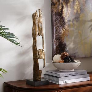 Escultura elegante de metal dorado de alta calidad Diseño único Acento artístico de lujo para interiores u oficinas modernas - Product Image 4