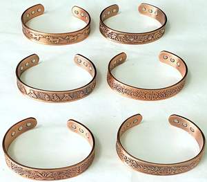 Bracelet en cuivre poli à la main adapté aux acheteurs exportateurs recherchant des bijoux classiques et durables - Product Image 1