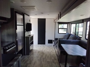 Autocaravana Usada en Tendencia 2026 Dutchmen1 Kodiak1 261RBSL, Remolque de Viaje - Product Image 2