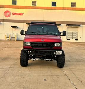 Voiture abordable à conduire - Véhicule d'occasion conduite à gauche |   Conduite à droite |   2000 FORD E-350 6.8L 4X4 CONVERSIONNNSS - Product Image 1