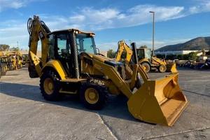 Célèbre marque CAT420F haute qualité 4WD tractopelle tracteur stock 7ton poids de fonctionnement noyau y compris moteur boîte de vitesses à vendre - Product Image 5