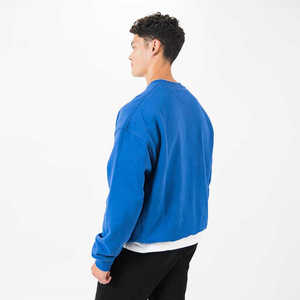 เสื้อสเวตเชิ้ตคอกลมสีน้ำเงินรอยัลสำหรับผู้ชาย สกรีนโลโก้ได้ เนื้อผ้าหนา แขนยาว สวมหัว คอกลม สไตล์ลำลอง สตรีทแวร์ รับผลิตแบบ OEM ODM ขายส่ง - Product Image 3