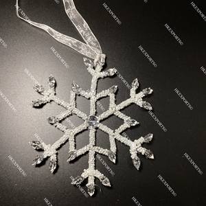 Décorations de Noël artisanales ornements suspendus en perles multicolores uniques pour la décoration de la maison festive pendant la saison des vacances - Product Image 2