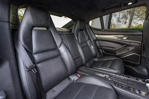 Panamera Turbo S 2012, V8 Twin-Turbo de 550 hp, Tracción en las Cuatro Ruedas, Gris Ágata Metalizado - Product Image 4