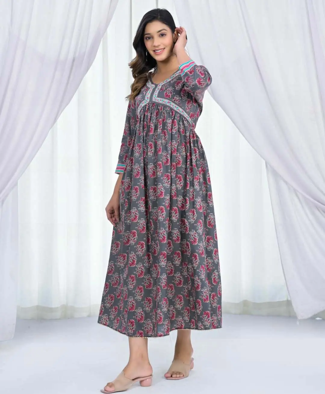 Top túnicas hechas a mano sólido superior diseñador Kurti venta al por mayor Prinetd Kurtis para ropa de fiesta Kurti confiable para ropa de noche