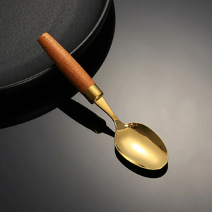 Juego de 4 cubiertos chapados en oro con asas de madera, utensilios de cocina de lujo, vajilla, utensilios para servir, juego de cubiertos para uso doméstico y hotelero - Product Image 5