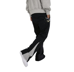 Pantalones de chándal negros de peso pesado OEM con logotipo personalizado, ropa de calle de lana para correr, dobladillo crudo, pantalones de chándal acampanados con estampado de abullonado apilado Unisex para hombre - Product Image 1