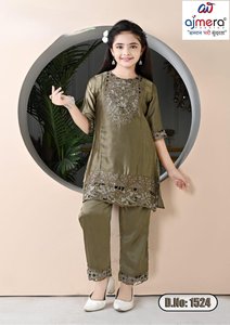 Ensemble Kurta et pantalon doux pour filles Ajmera, broderie en dentelle, manches longues, viscose, tenue ethnique traditionnelle pour enfants, en stock - Product Image 3