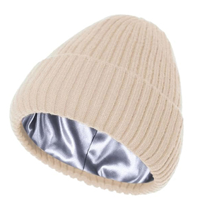 Bonnets Jacquard à revers personnalisés et à la mode, design tricoté élégant, parfaits pour le streetwear et les bonnets classiques en laine personnalisés. - Product Image 3