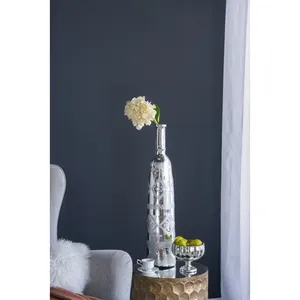 Vase à fleurs en métal fait main de luxe pour les espaces intérieurs élégants, vase de table écologique pour la décoration tendance des événements de Noël - Product Image 2