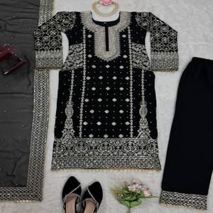Conjunto de traje de fiesta Georgette de imitación de diseñador para mujer Top completamente cosido y Pantalón elástico con Dupatta de trabajo pesado - Product Image 5