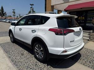 Toyota RAV4 Hybride XLE AWD 2018 d'occasion en excellent état, sans accident, conduite à gauche/droite - Product Image 2