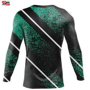 TitanFlex Rash Guard à manches courtes Vêtements de sport ultra respirants Anti-frottement Tissu doux Système de gestion de l'humidité et flexible - Product Image 2
