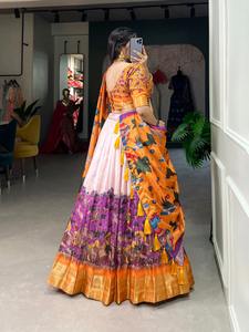 Ensemble Lehenga Choli en Soie de Créateur pour Adultes, Imprimé Kalamkari, Broderie Métallisée, Bordure Tissée Magnifique, Style Traditionnel, pour Fêtes et Mariages - Product Image 2