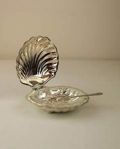 กล่องใส่เนยโลหะคุณภาพพรีเมียม ผิวมันเงา ทนทานต่อการขีดข่วน ใช้งานได้ยาวนาน สำหรับจัดเก็บในครัว - Product Image 1