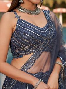Conjunto de Lehenga Gris Medianoche con Trabajo de Espejo, Blusa de Georgette, Dupatta de Malla, Poliéster, para Vestir en Fiestas Nocturnas, Estilo Bollywood - Product Image 4