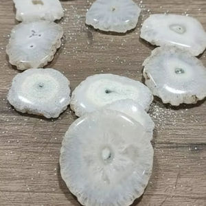 พลอยธรรมชาติคุณภาพ AAA แบบคาโบชอง ขายส่งพลอยหลวม รูปทรงผสม สีขาว ของขวัญปีใหม่ 20% ลดราคา - Product Image 3