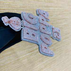 Colgante de Letra Inicial con Corona de Moissanita de Corte de 4 Quilates, Chapado en Oro Amarillo de 18K, Estilo Hiphop - Product Image 1