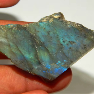 แผ่นลาบราโดไรต์ธรรมชาติแบบไม่ขัดเงา สำหรับตกแต่ง ทำเครื่องประดับ และบำบัดรักษา - Product Image 5