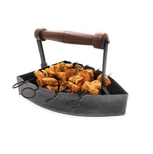 Carrito de hierro galvanizado negro moderno con mango de madera Nuevo diseño para almacenamiento de alimentos y servicio en la cocina - Product Image 1