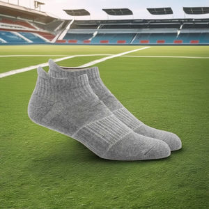 Chaussettes d'entraînement Half Terry pour hommes personnalisées avec logo Chaussettes de sport décontractées antidérapantes pour les sports d'été - Product Image 1
