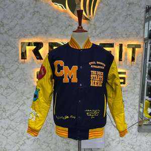 Chaqueta de Hombre de Lana y Seda Bordada de Diseño Único y Calidad Pura con Cierre de Botones Cubiertos, Chaquetas Universitarias, Chaquetas Letterman - Product Image 1