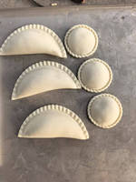 Machine automatique à samosas, empanadas, gyozas, nem, tortellinis, rouleaux de printemps, dumplings et mantys