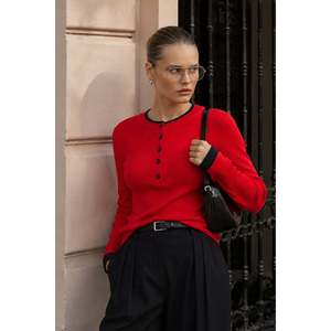 Blouse texturée à double col avec détail boutonné - Beige - Beige - Product Image 6