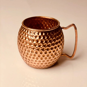 Taza de cobre con mango de agarre de mano de diseño elegante Taza lisa de mula de Moscú Taza martillada de cóctel de cerveza de acero inoxidable - Product Image 3