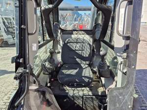 Cargadora Compacta de Servicio Pesado TV370B con Cucharón Versátil, Confort del Operador, Movimiento de Tierras Compacto, en Venta - Product Image 6