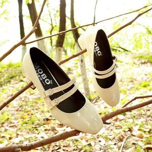 Nouvelles chaussures Mary Jane de style français printemps-été, ballerines rétro britanniques à semelle épaisse en cuir, chaussures à talons hauts élégantes et cool - Product Image 3