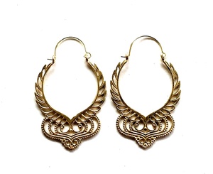Boucles d'oreilles bijoux finis en laiton doré Boucles d'oreilles créoles artisanales pour filles - Product Image 2