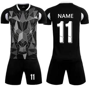 Vêtements de football pour hommes avec logo personnalisé Prix de gros et conception d'ensembles de découpe automatisée par service OEM - Product Image 1