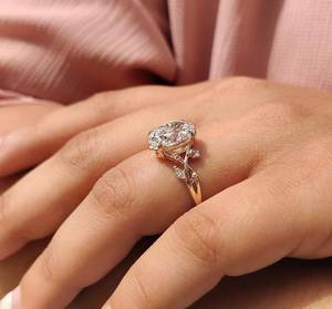 Achat en gros de bagues en moissanite 1 carat taille ovale, en argent 925, clarté VVS, éclat premium, sans nickel, sans plomb, fournisseur de bijoux - Product Image 4