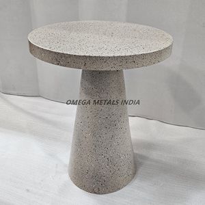 Table d'appoint élégante en terrazzo moucheté avec plateau arrondi et base conique robuste pour la maison, le salon ou l'école - Product Image 4