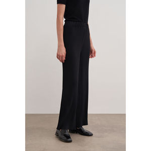 Jupe-pantalon élastiquée à taille haute et jambes larges, noire - Product Image 4