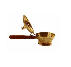 Quemador de incienso de latón con gran demanda con diseño antiguo único para la relajación y la atención plena - Product Image 3