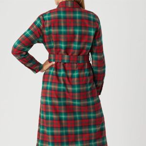 Robe en flanelle à carreaux pour femmes-douce, confortable et parfaite pour se prélasser et rester au chaud pendant les froides nuits d'hiver - Product Image 6