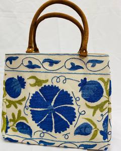 กระเป๋าผ้าฝ้ายสไตล์โบโฮอินเดียทำมือสำหรับผู้หญิง  งานปักซูซานีสวยงาม พร้อมหูหิ้วสไตล์วินเทจฮิปปี้  กระเป๋าสะพาย - Product Image 1