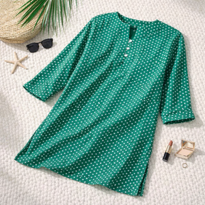 Robe de bain d'été intemporelle et décontractée, en coton léger, imprimé paisley, pois et léopard, avec boutons et boucles en mousseline - Product Image 1