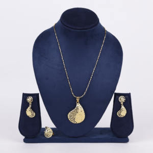 Conjunto de colgantes de latón Premium exclusivo, joyería de formación chapada en oro para su ocasión de compromiso religioso ortodoxo - Product Image 1