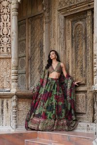 ชุดเลเฮนกาโชลีคอลเลคชั่นเฮฟวี่บูติก พร้อมงานปักเลื่อม  ไซส์พลัส สำหรับขายส่งต่างประเทศ - Product Image 2