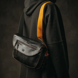 Sacs à bandoulière en cuir véritable pour femmes Sac à bandoulière en cuir pour la poitrine et le corps Sacs à bandoulière unisexe - Product Image 4